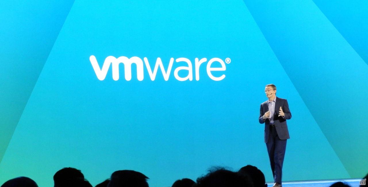　開催4日目の基調講演に登壇した米VMware CEOのPat Gelsinger（パット・ゲルシンガー）氏は、サービスに応じて通信を許可する組込型ファイアウォールの「VMware Service-defined Firewall」を発表した。