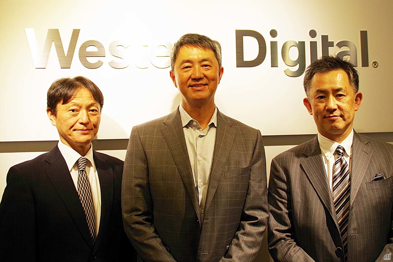 （左から）ウエスタンデジタルの首藤憲治氏、Tony Chang氏、河野通明氏