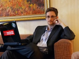 NSA内部告発者のスノーデン氏、回顧録を出版へ 