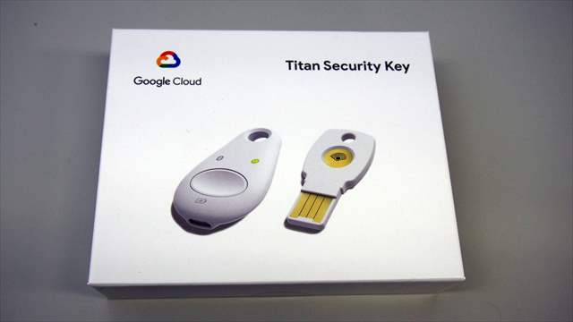 「Titanセキュリティキー」のパッケージの外観。Google Cloudが提供元になっている