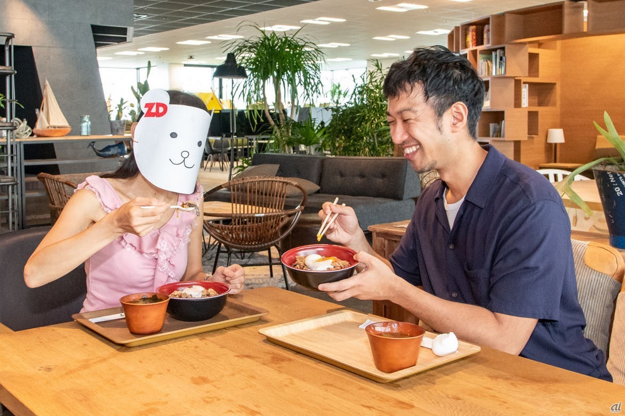 2019年の最後に訪れたのは、パナソニックの大阪本拠地内にあるコネクティッドソリューションズ社の製造拠点。8月にリニューアルしたばかりの社食は、グループ内でも注目度急上昇中なのよ。