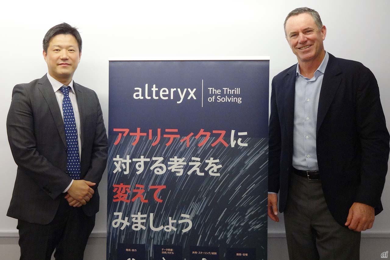 アルテリックス・ジャパン 統括代表の吉村良氏（左）とAlteryx 社長兼最高売上責任者（CRO）のScott Jones氏