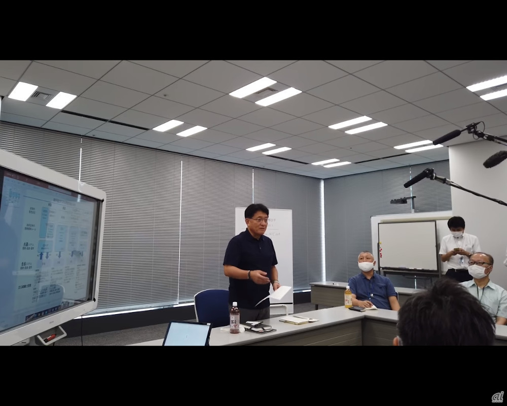 デジタル改革担当相の平井卓也氏が9月19日に開いたキックオフミーティングの様子（ミーティングを放映したYouTubeより）