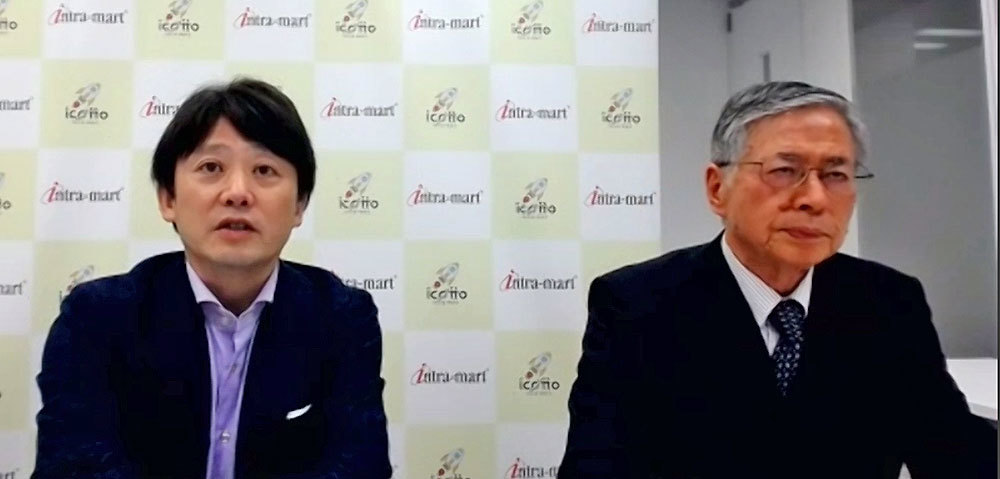 NTTデータ イントラマート 代表取締役社長の中山義人氏（左）と日本OMG 代表理事の吉野晃生氏