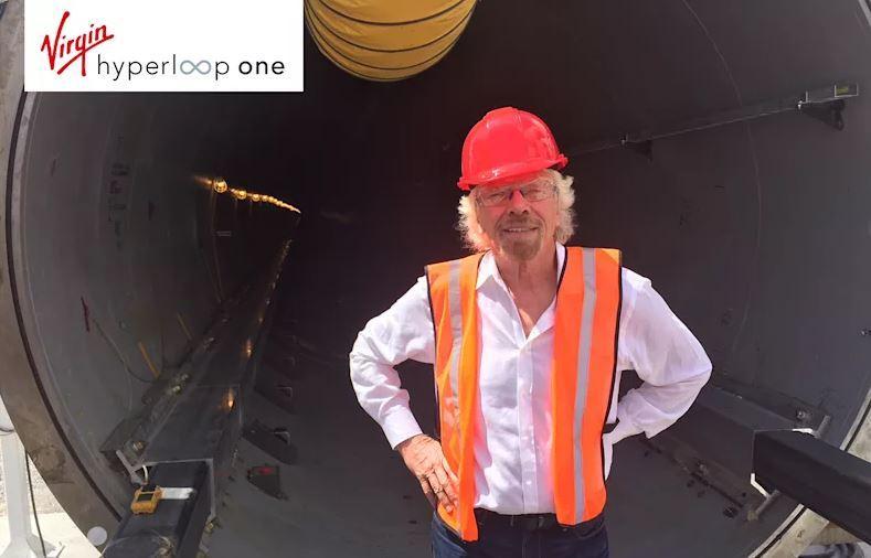 　2013年にElon Musk氏が「Hyperloop Alpha」で公開した乗客用カプセルのイメージ。