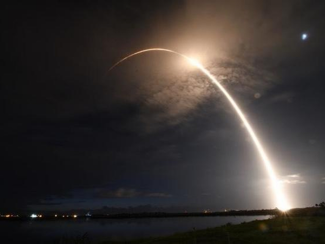 SpaceXのエンジニアが語った衛星インターネット網「Starlink」--Reddit AMAで