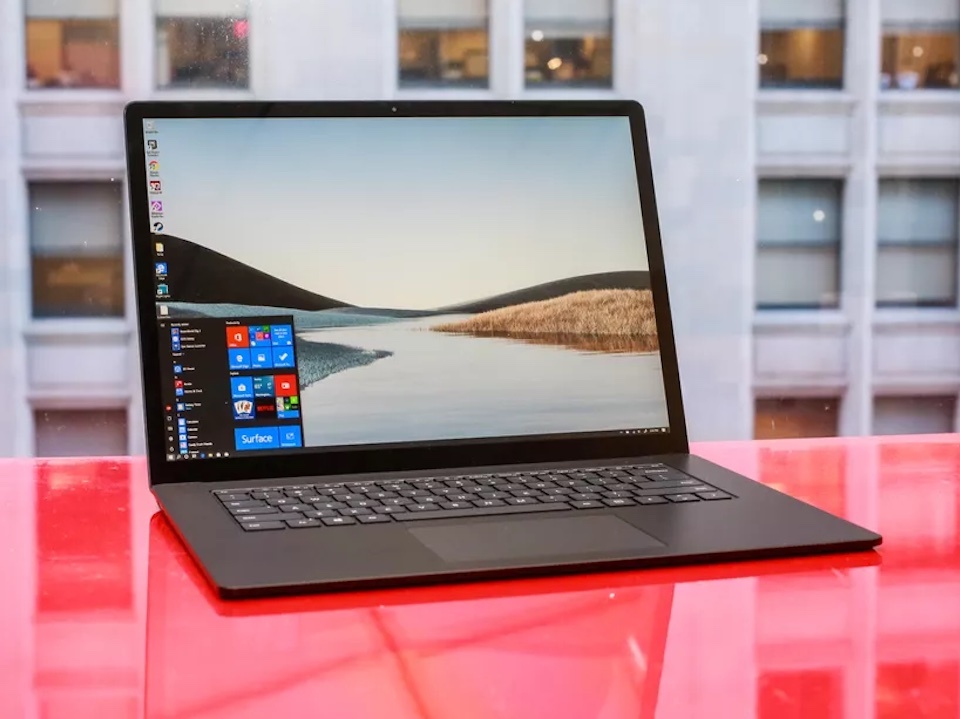 Windows 10搭載のMicrosoft Surface Laptop