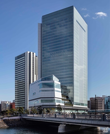 写真1：横浜市役所の外観（出典：竹中工務店）