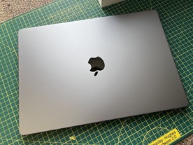 M1 Pro搭載「MacBook Pro」開封--新型16インチノートを写真で見る