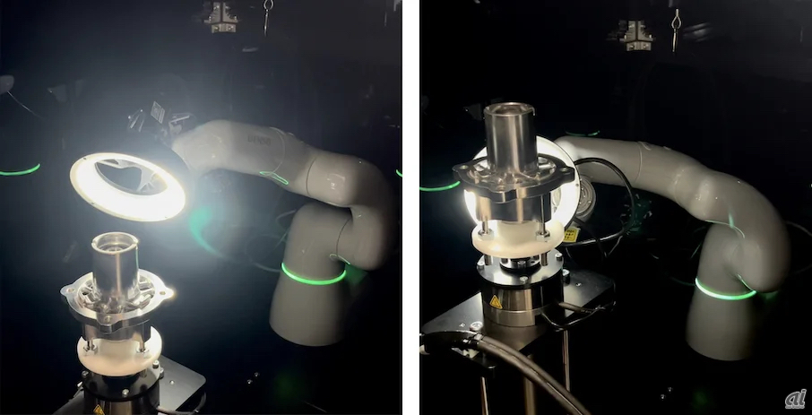 （左）ロボットアームと連動してLED照明が点滅し、ワーク表面の不具合を検出する。（右）昇降台が上下し回転することで、ワークの側面や裏面などを様々な角度から撮像する。