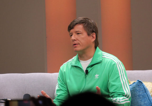 Adidas 最高情報責任者（CIO）のAndreas Hubert氏。会期3日目のサステナビリティーの基調講演で、俳優のDax Shepard氏と対談。2025年には90％の製品でサステナブルな素材を使う目標など、自社の取り組みについて語った。「約80％の消費者がAdidasのような企業が大規模にサステナブルなソリューションを導入すると期待している」とHubert氏、Adidasのショップには毎年10億人が訪れるそうだ