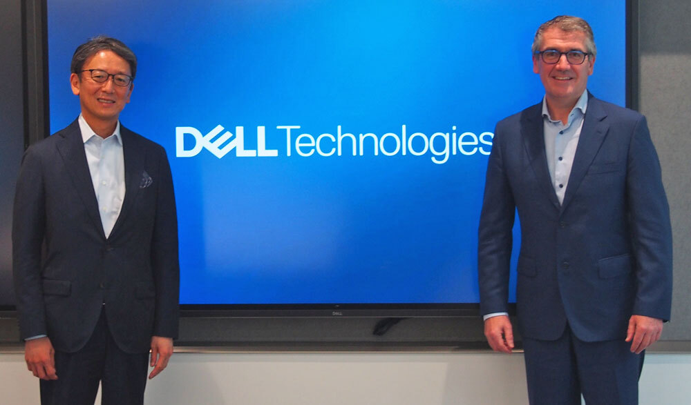米Dell Technologies 国際市場担当社長のAongus Hegarty氏（右）とデル・テクノロジーズ 代表取締役社長の大塚俊彦氏