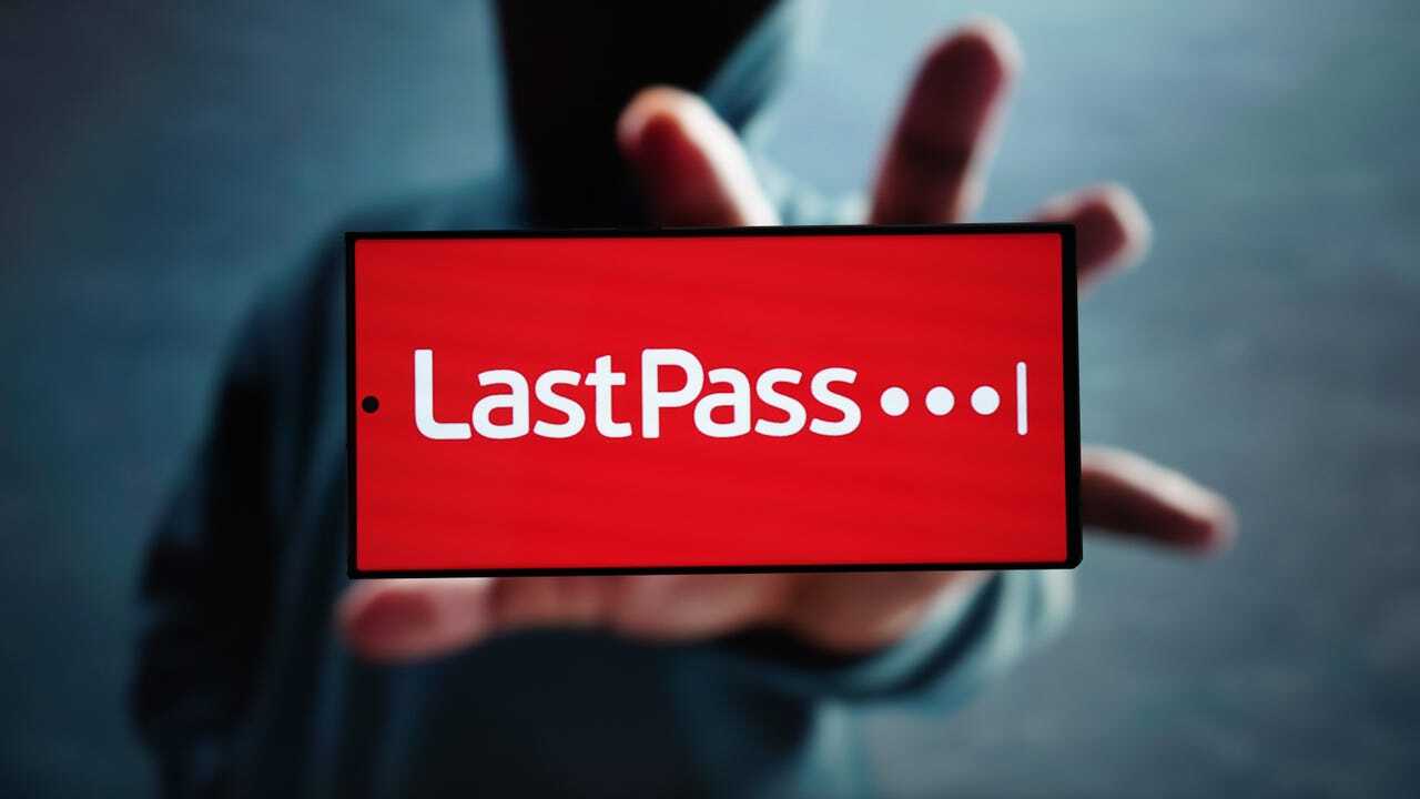 LastPassのロゴを表示したスマホ