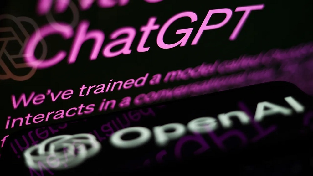 「ChatGPT」の文字とOpenAIのロゴ