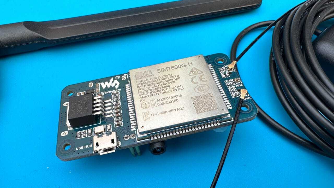 「Waveshare SIM7600G-H 4G HAT（B）for Raspberry Pi」はLTE Cat-4 4G/3G/2Gをサポートする。提供：Adrian Kingsley-Hughes/ZDNET