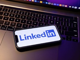 LinkedIn、生成AIによる投稿作成支援機能のテストを開始へ