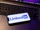 LinkedIn、生成AIによる投稿作成支援機能のテストを開始へ
