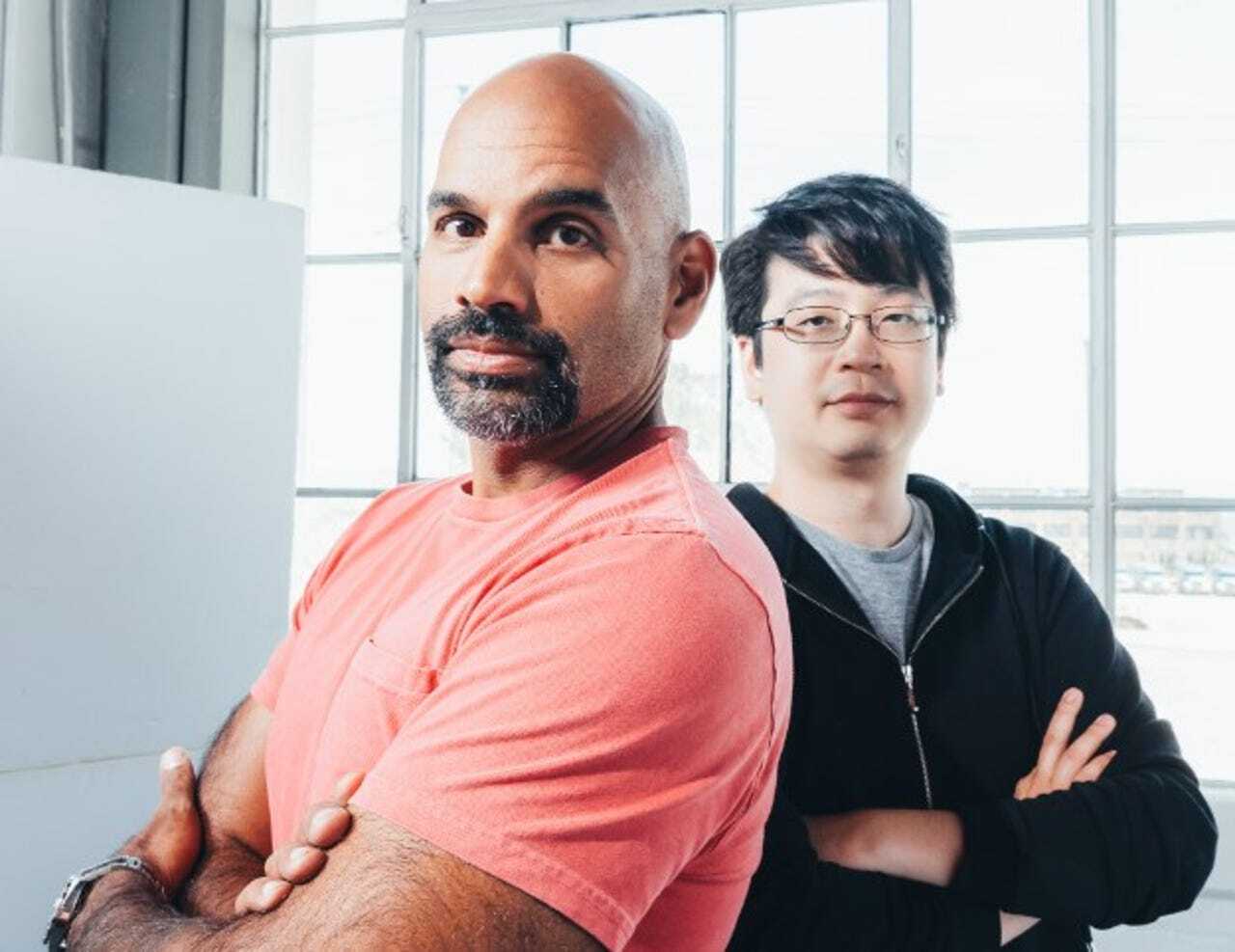 MosaicMLの共同創設者でCEOのNaveen Rao氏（写真左）と、共同創設者でCTOのHanlin Tang氏