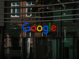 グーグル、ニュース記事を作成するAIツールを開発--大手メディアに売り込み