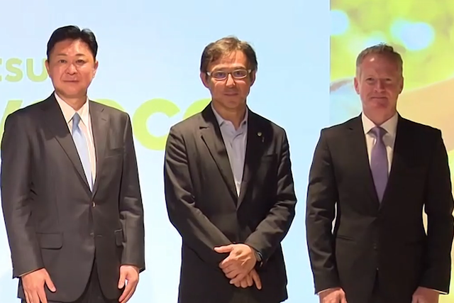 （左から）SAPジャパン 代表取締役社長 鈴木洋史氏、富士通 執行役員 SEVP 高橋美波氏、SAP Asia Pacific Japan President Paul Marriott氏