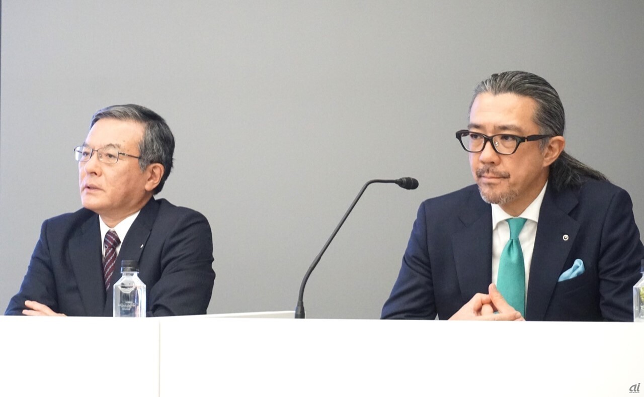 NTT 代表取締役社長 島田明氏（左）とNTT 執行役員 研究企画部門長 木下真吾氏