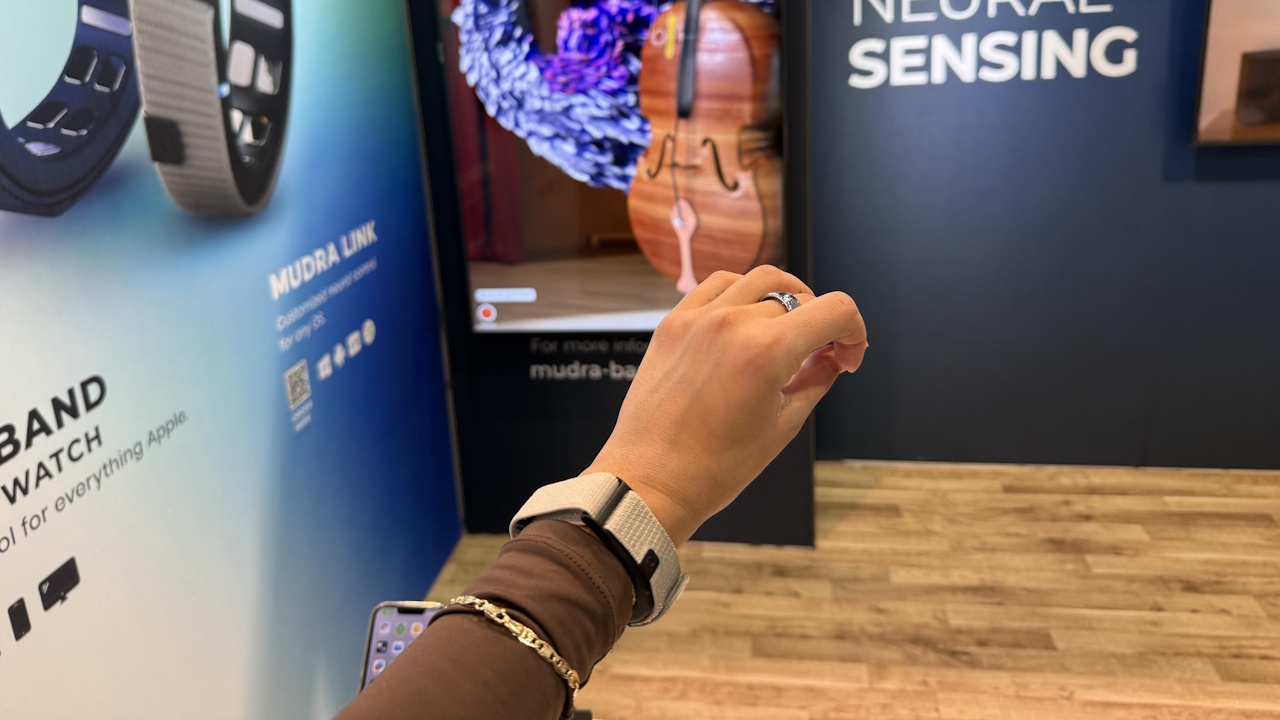 Meta、筋電信号を用いた非侵襲型リストバンドを研究--Nature誌に論文