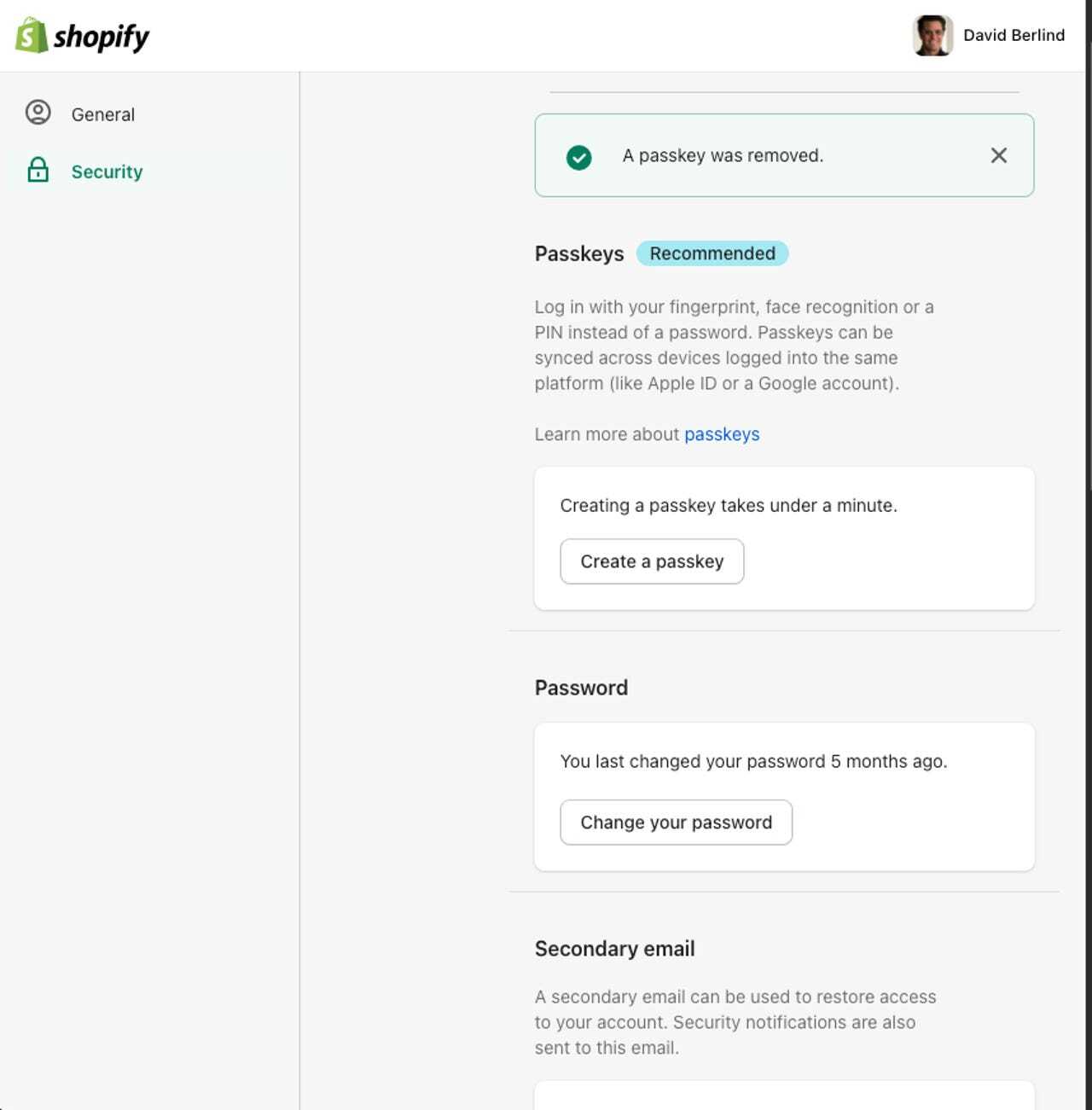 図6:ユーザーが再認証を完了すると、Shopifyのセキュリティ設定画面からパスキーの記録が消え、「A passkey was removed.(パスキーが削除されました)」という通知が表示される(提供:Screenshot by David Berlind/ZDNET)