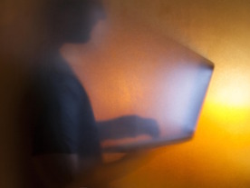 OpenAI、「ChatGPT」の利用者保護を強化へ--10代の自殺をめぐる訴訟を受けて