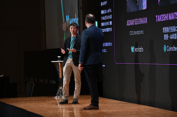 コインチェック株式会社 常務執行役員 CTO 開発・AI本部長 松岡剛志氏（左）