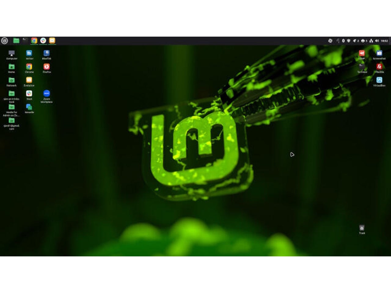 Linux Mint 22.2 Cinnamon デスクトップパソコン Linux Mint 22.2