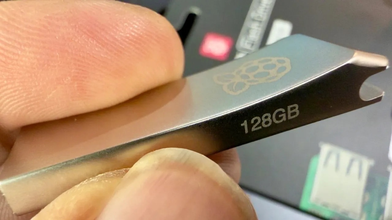 Raspberry Pi」の純正USBフラッシュドライブが登場 - ZDNET Japan