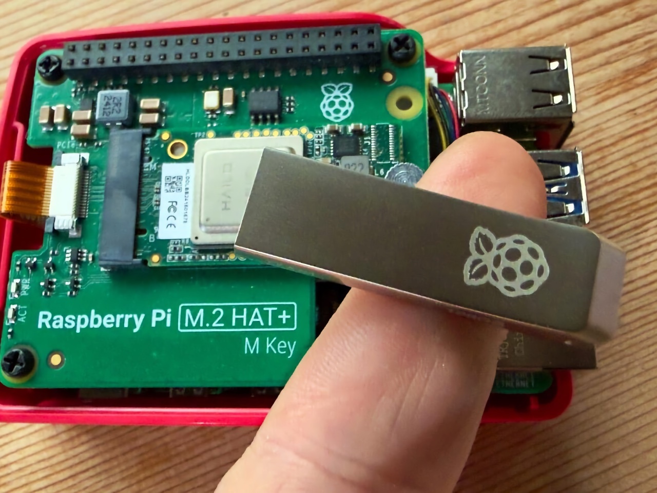 Raspberry Pi」の純正USBフラッシュドライブが登場 - ZDNET Japan