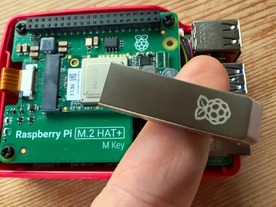 「Raspberry Pi」の純正USBフラッシュドライブが登場