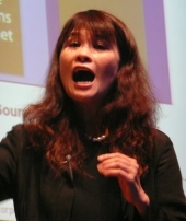 Eva Chen氏