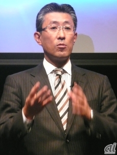 平井康文氏